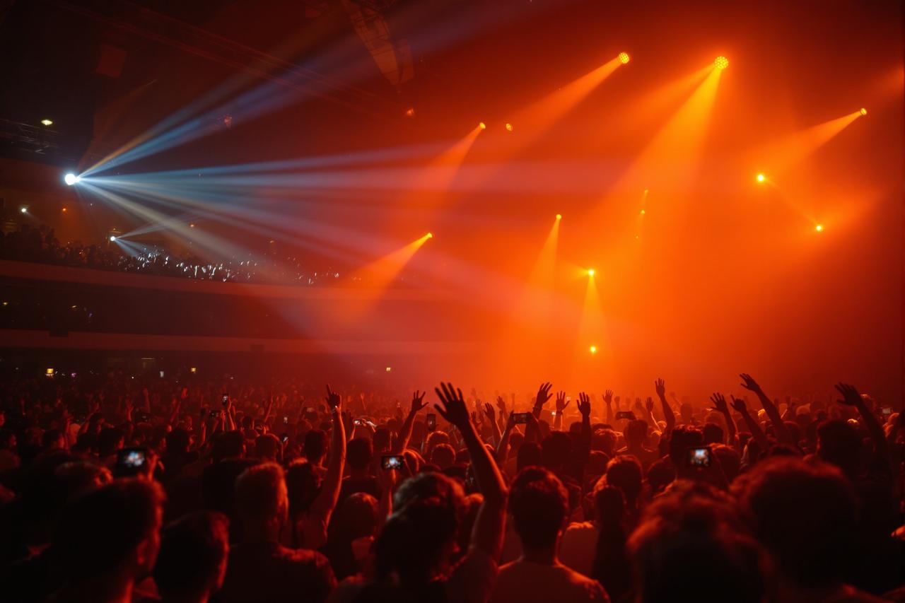 鲍鱼视频影迷见面会圆满举行，万名粉丝热情参与